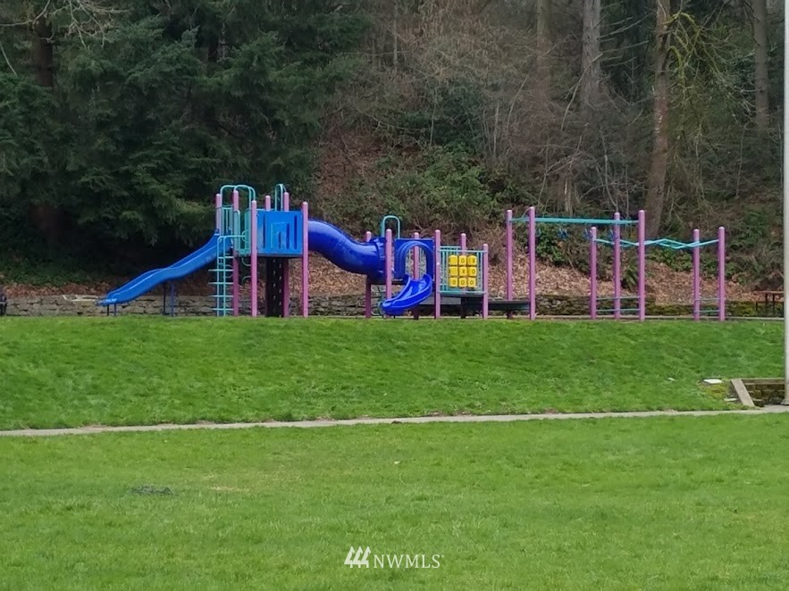 422 Windsor Way Northeast Renton, WA 98056 - Photo 23 of 25