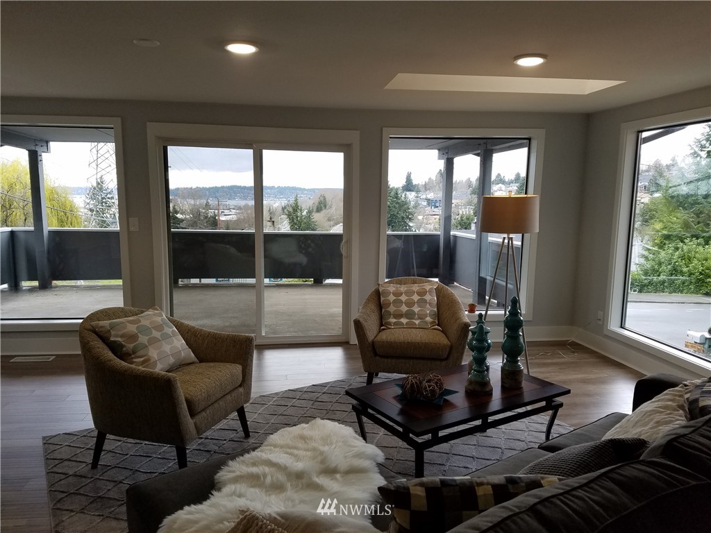 422 Windsor Way Northeast Renton, WA 98056 - Photo 4 of 25