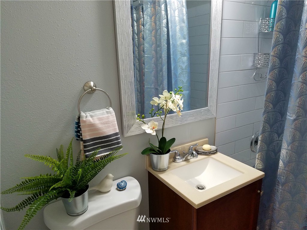 422 Windsor Way Northeast Renton, WA 98056 - Photo 9 of 25