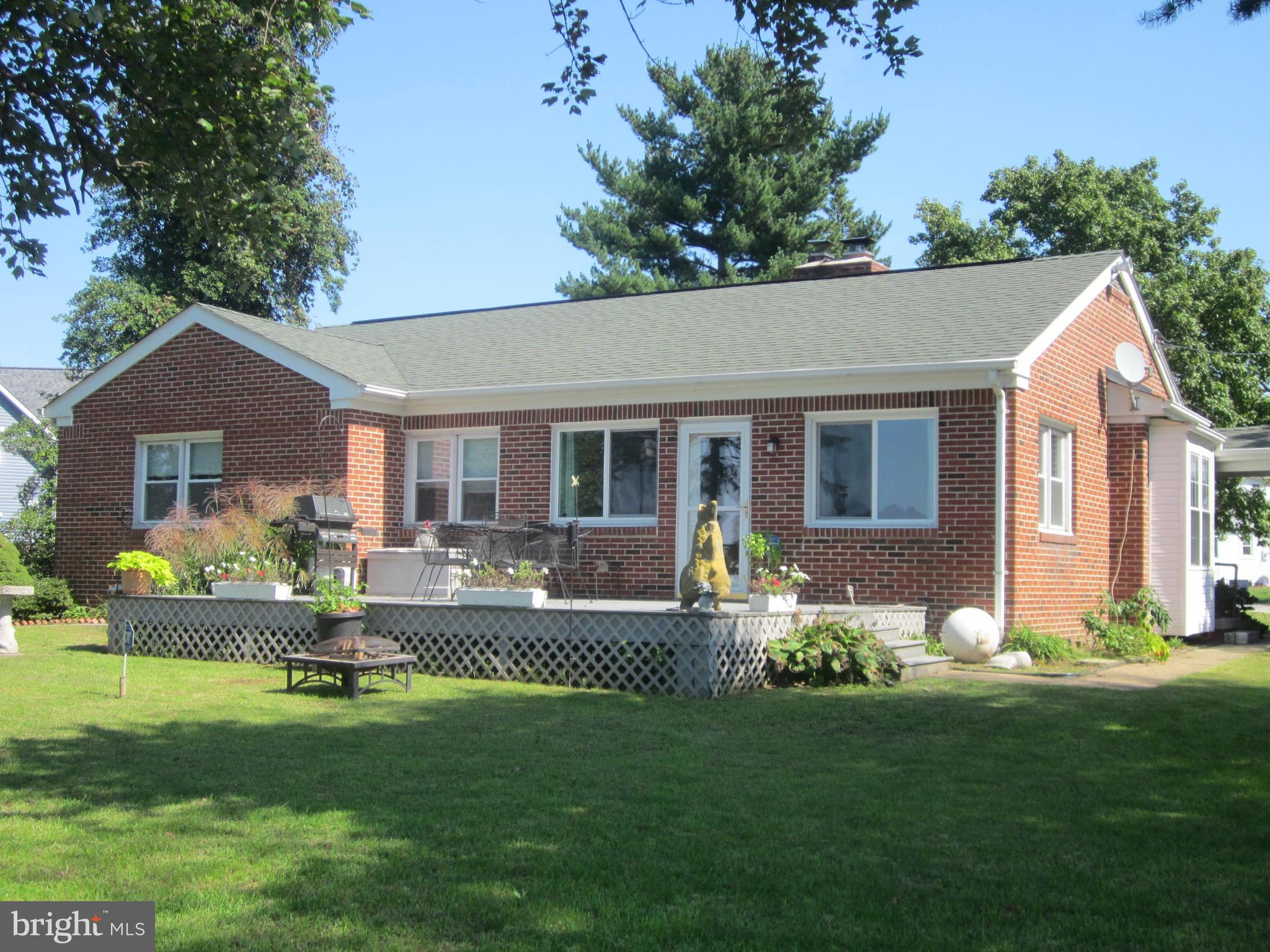 8418 Park Road Pasadena, MD 21122 - Photo 2 of 30 Front View (Creek Side)