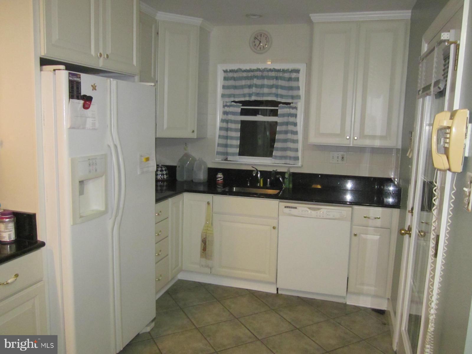 8418 Park Road Pasadena, MD 21122 - Photo 15 of 30 Kitchen