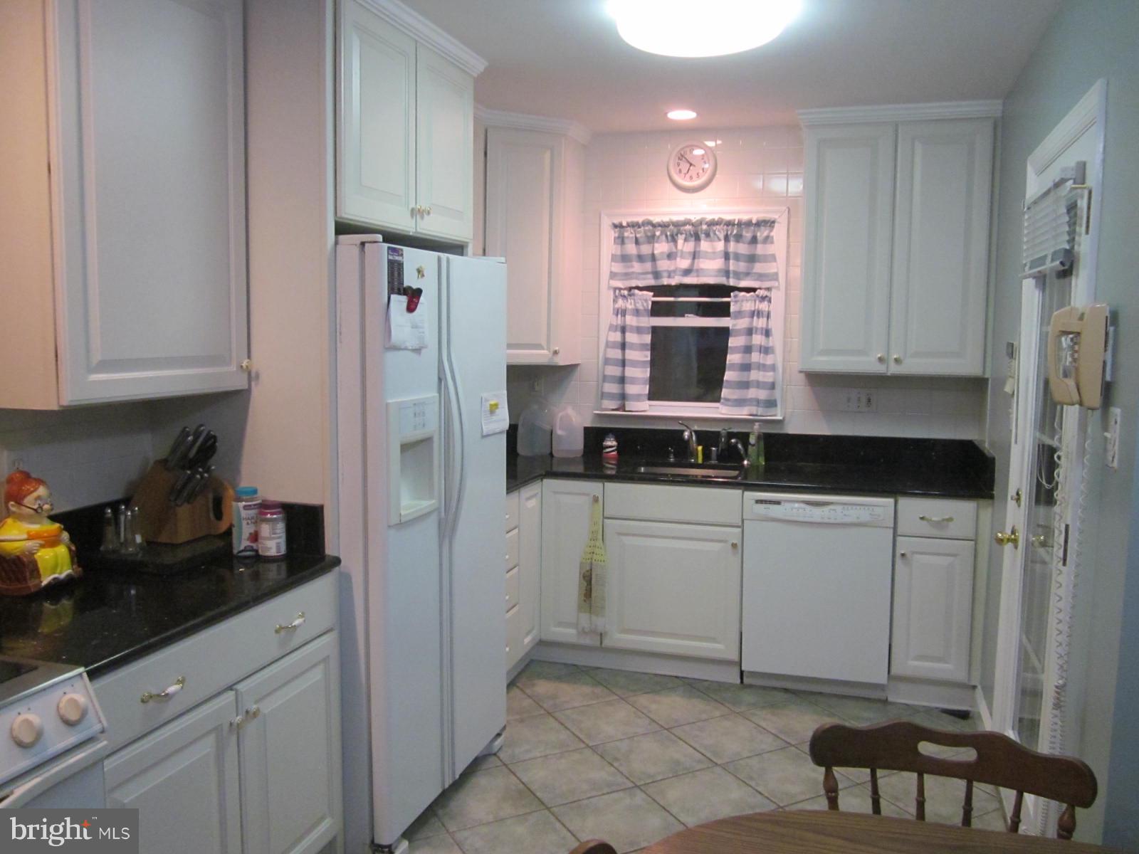 8418 Park Road Pasadena, MD 21122 - Photo 16 of 30 Kitchen