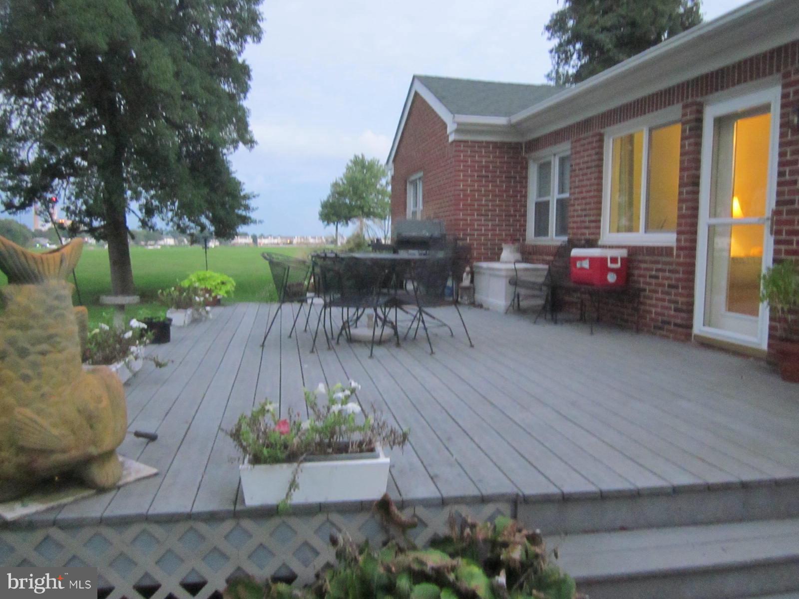 8418 Park Road Pasadena, MD 21122 - Photo 10 of 30 Large and Spacious Deck