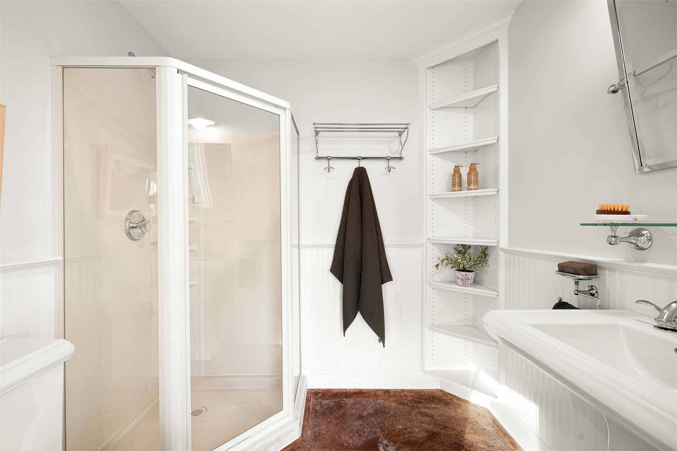 5301 Valburn Circle Austin, TX 78731 - Photo 26 of 39 a bathroom with a bathtub and a sink