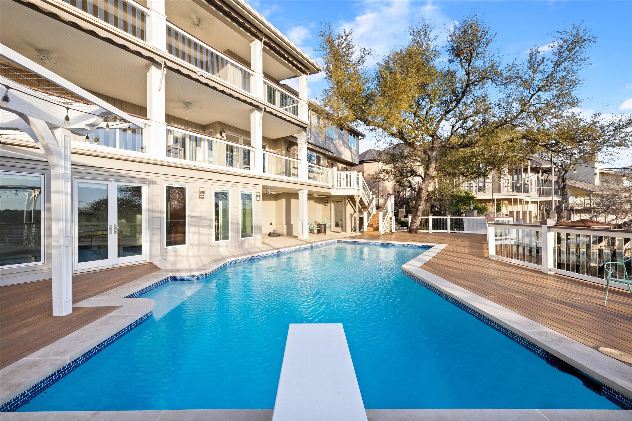 5301 Valburn Circle Austin, TX 78731 - Photo 31 of 39 a view of a large building