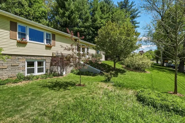 $349,900 | 16 Saybrook Circle, South Hadley, MA 01075