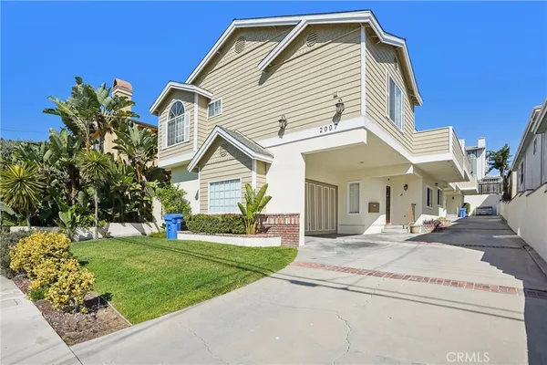 $1,189,000 | 2007 Carnegie Lane, Unit B, Redondo Beach, CA 90278