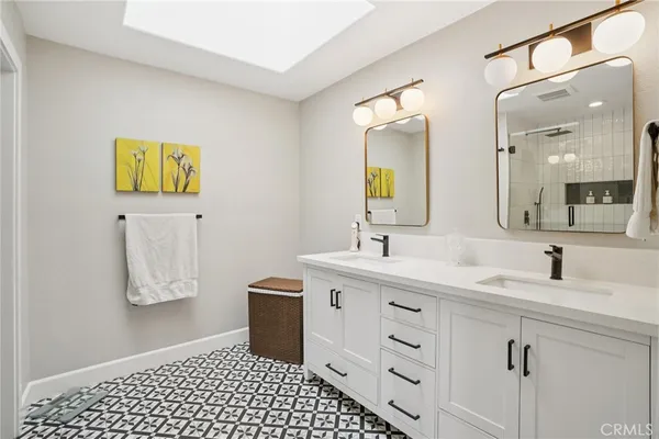 $1,189,000 | 2007 Carnegie Lane, Unit B, Redondo Beach, CA 90278
