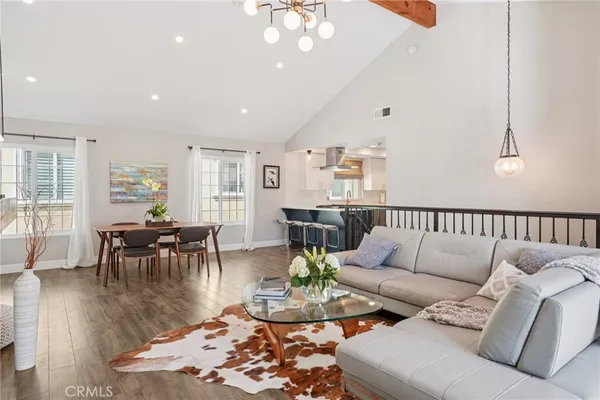 $1,189,000 | 2007 Carnegie Lane, Unit B, Redondo Beach, CA 90278