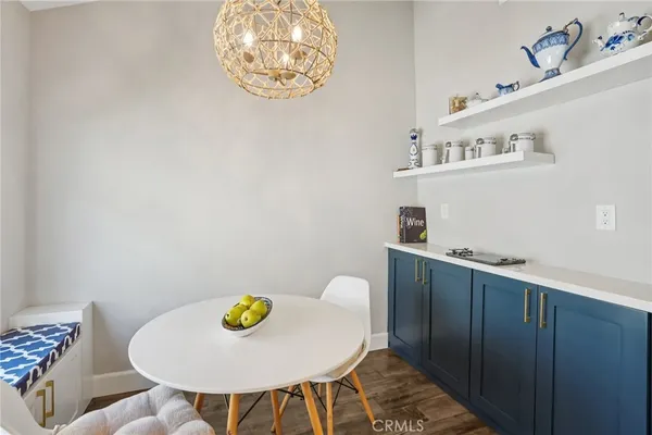 $1,189,000 | 2007 Carnegie Lane, Unit B, Redondo Beach, CA 90278