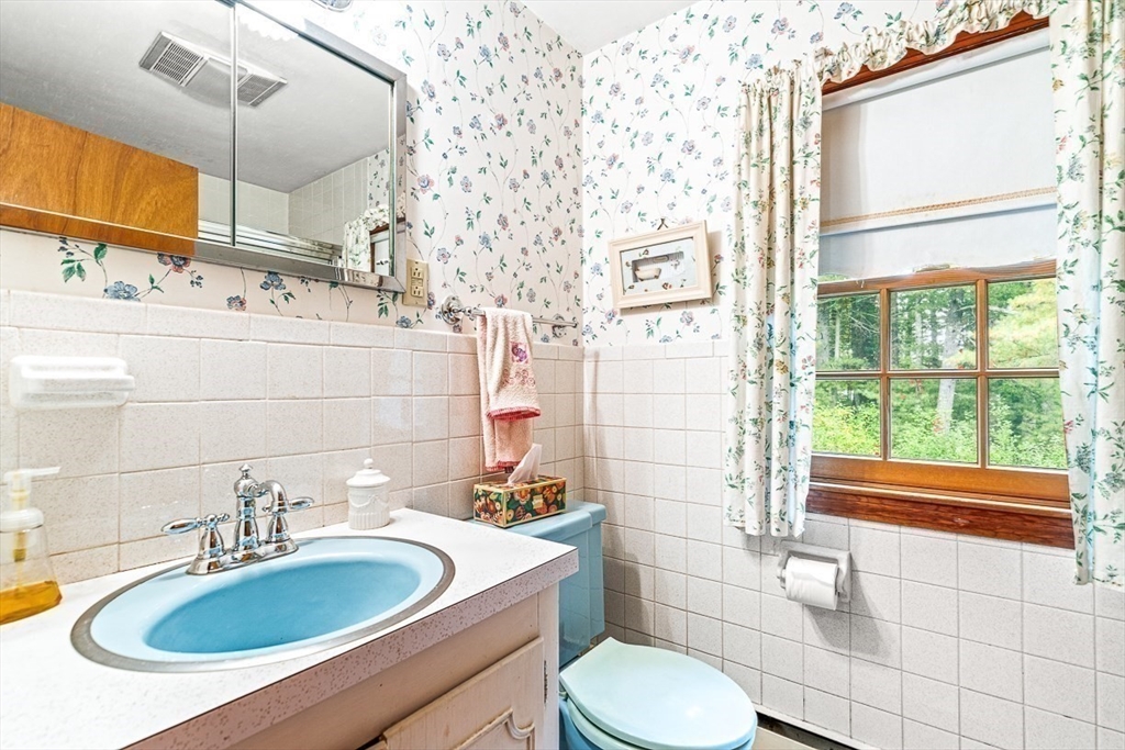 25 Hillview Road North Reading, MA 01864 - Photo 15 of 21 Gallery Image 15