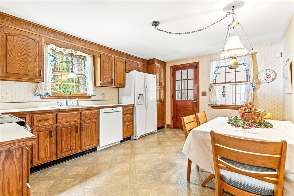 25 Hillview Road North Reading, MA 01864 - Photo 3 of 21 Gallery Image 3