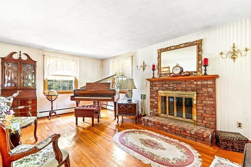 25 Hillview Road North Reading, MA 01864 - Photo 6 of 21 Gallery Image 6