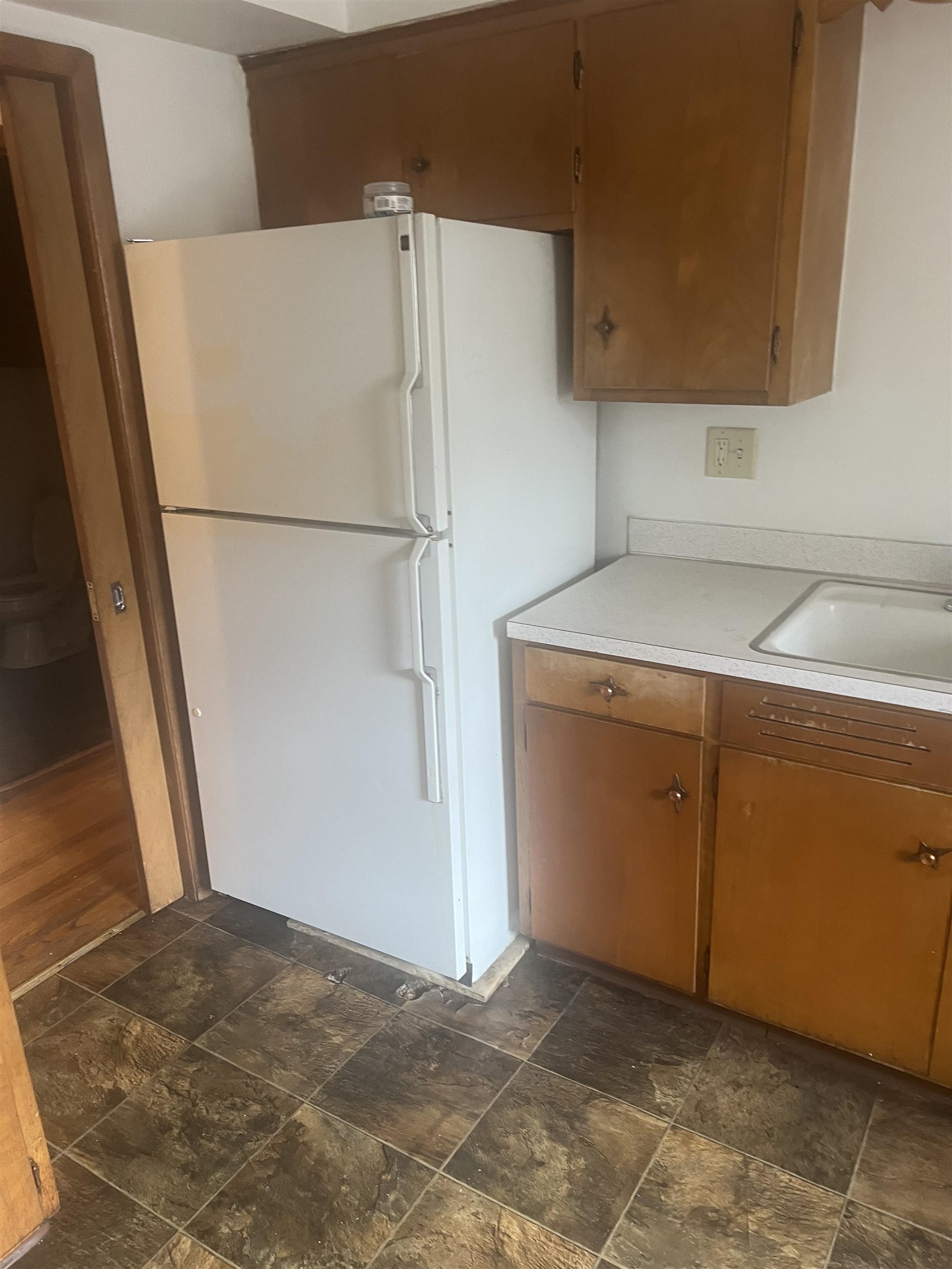2221 7th Avenue Rockford, IL 61104 - Photo 2 of 8 a view of cabinets