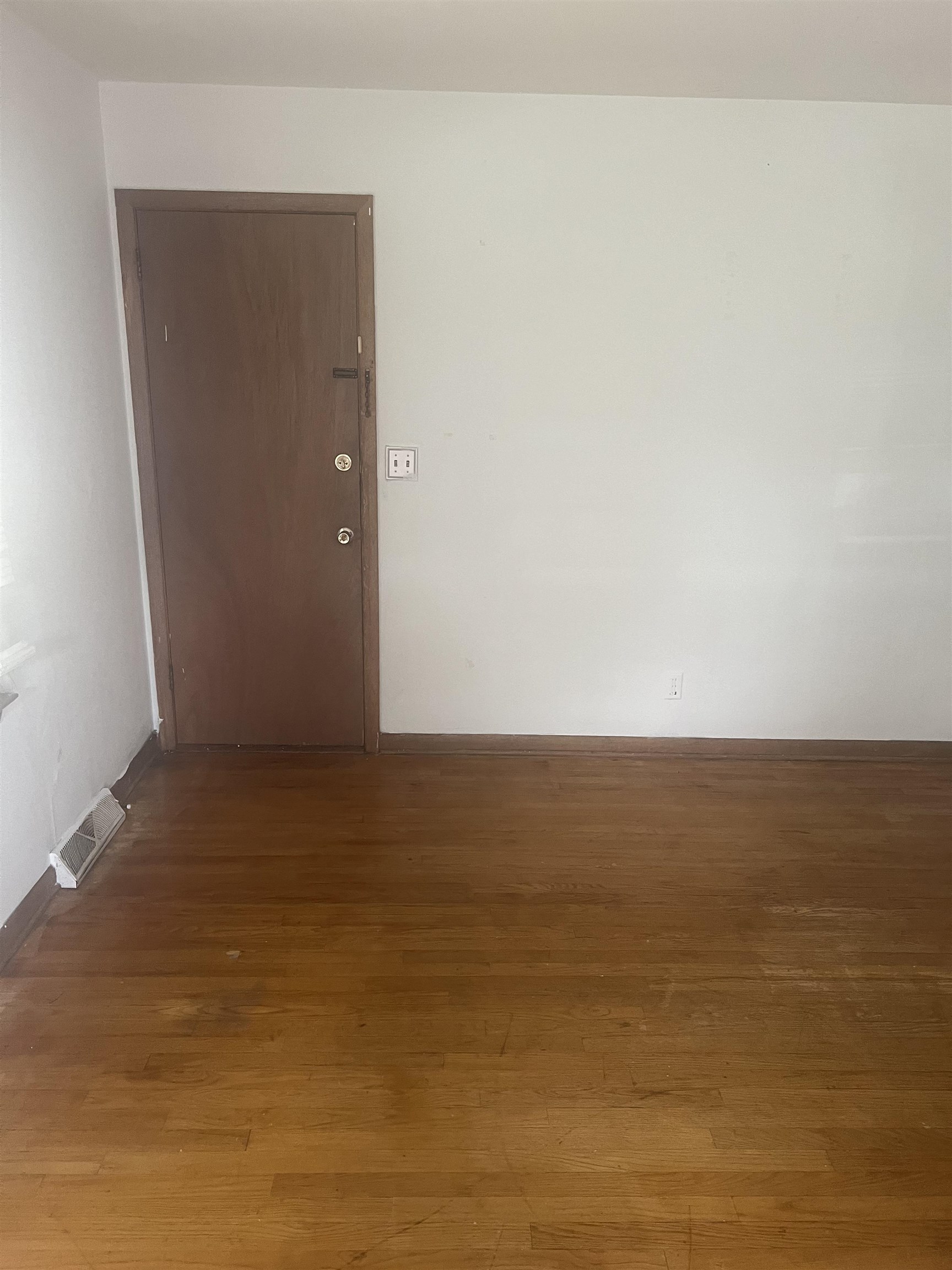 2221 7th Avenue Rockford, IL 61104 - Photo 7 of 8 a view of an ocean