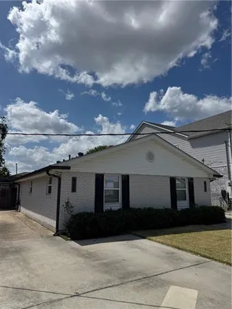$2,250 | 422 Nursery Avenue, Metairie, LA 70005