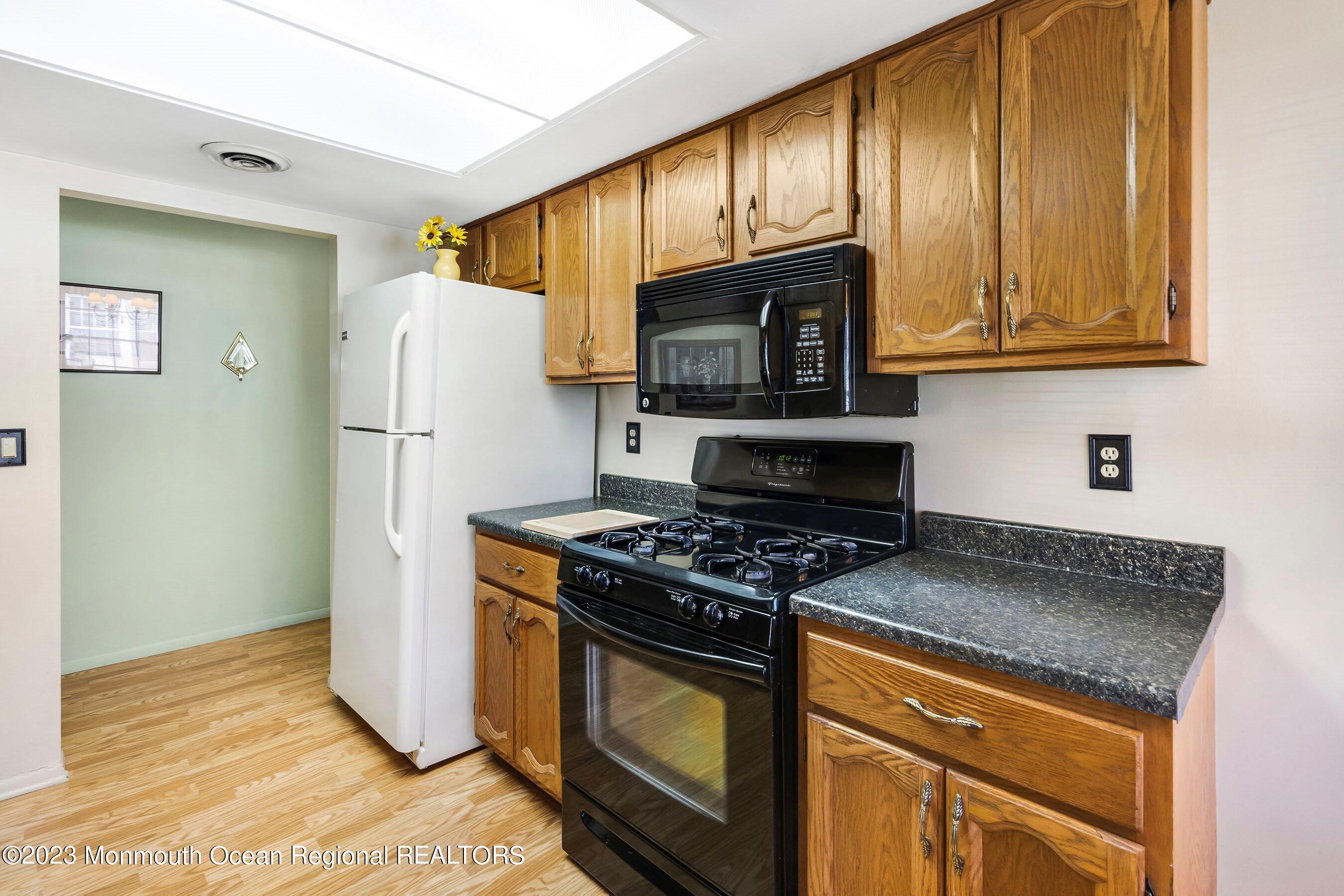 18 Sheffield Drive Forked River, NJ 08731 - Photo 12 of 22 12-Kitchen 1D