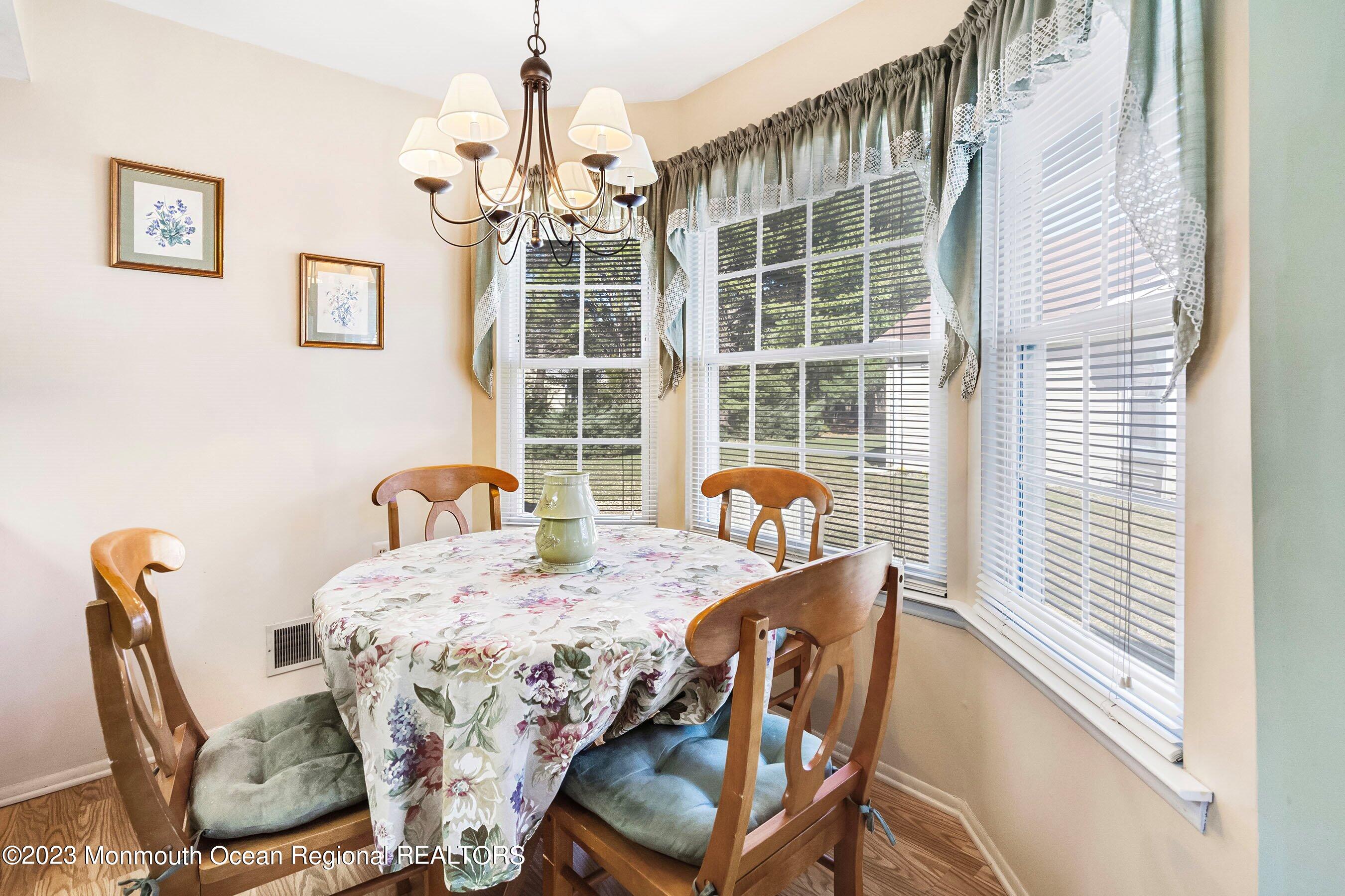 18 Sheffield Drive Forked River, NJ 08731 - Photo 8 of 22 08-Dining