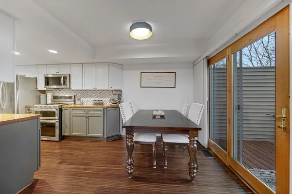 $310,000 | 607 Weatherwood Lane, Valparaiso, IN 46383