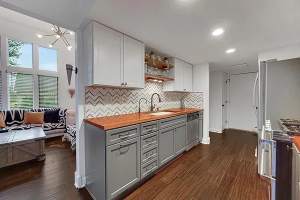 $310,000 | 607 Weatherwood Lane, Valparaiso, IN 46383