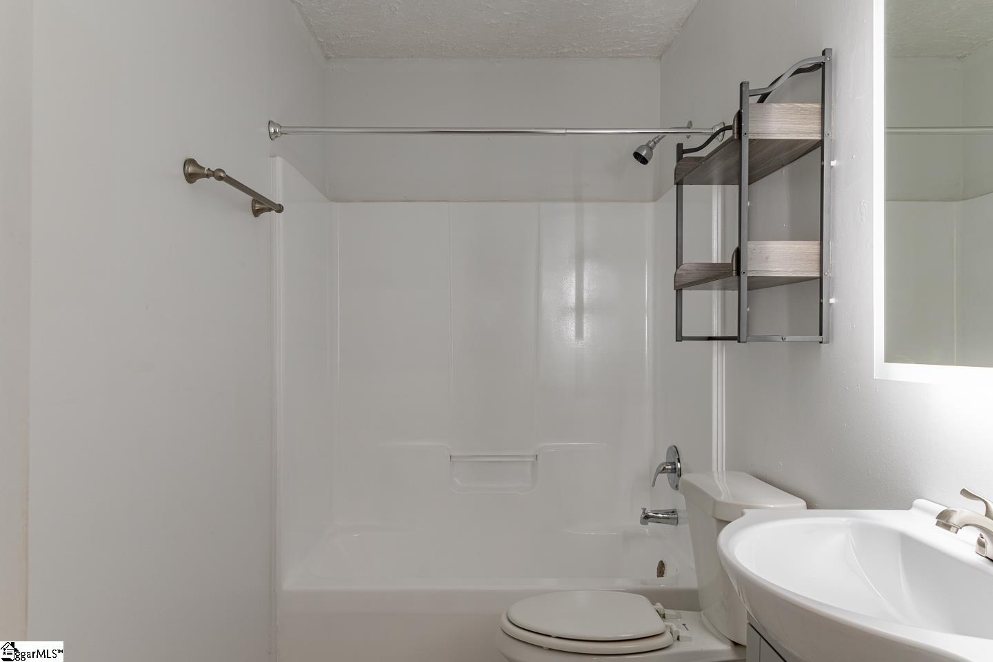 109 Verner Springs Road Greenville, SC 29609 - Photo 6 of 13 Gallery Image 6