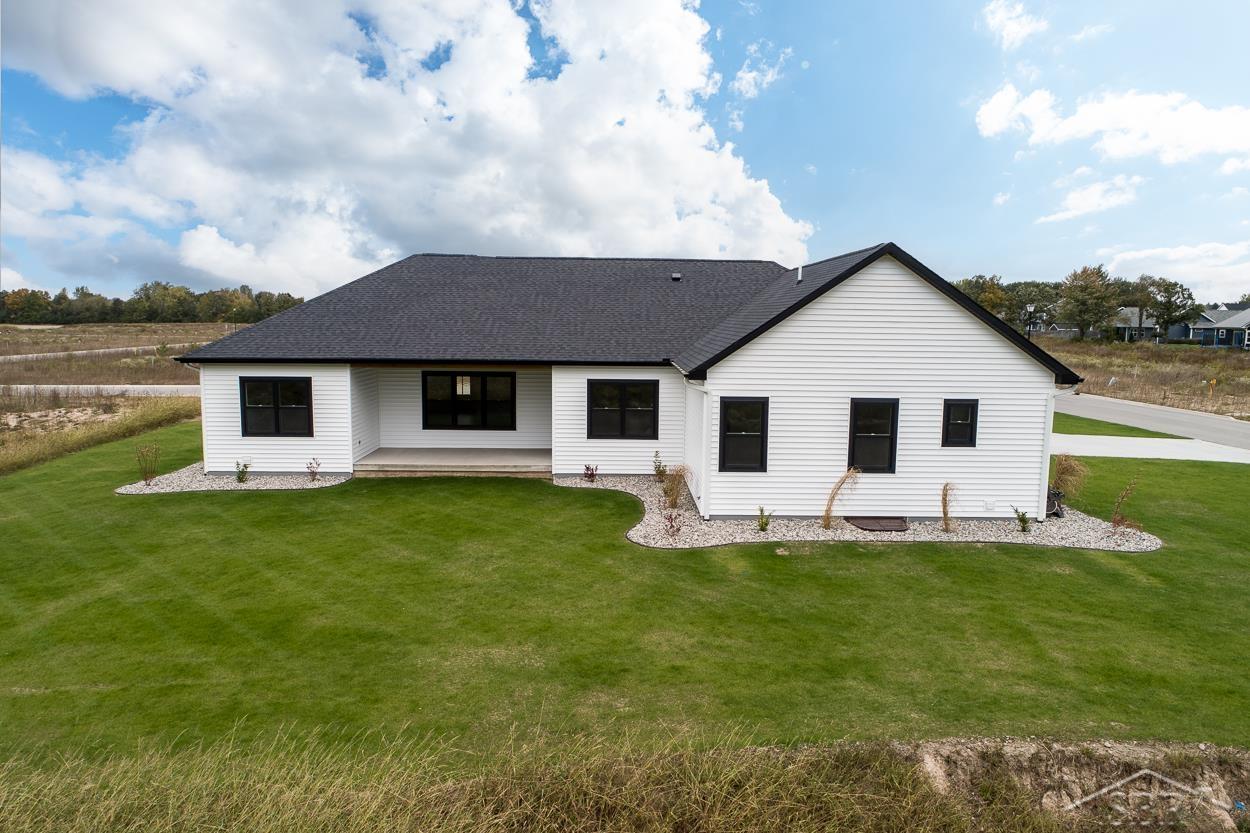 10557 Spring Meadow Street Freeland, MI 48623 - Photo 81 of 83 50110870-80.JPG