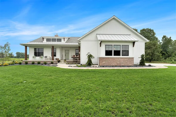 $805,000 | 4584 34th Street, Zeeland, MI 49464