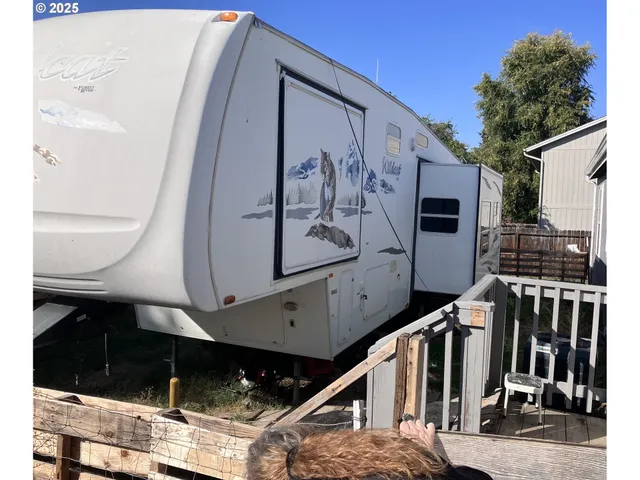 a view of entryway with a front door