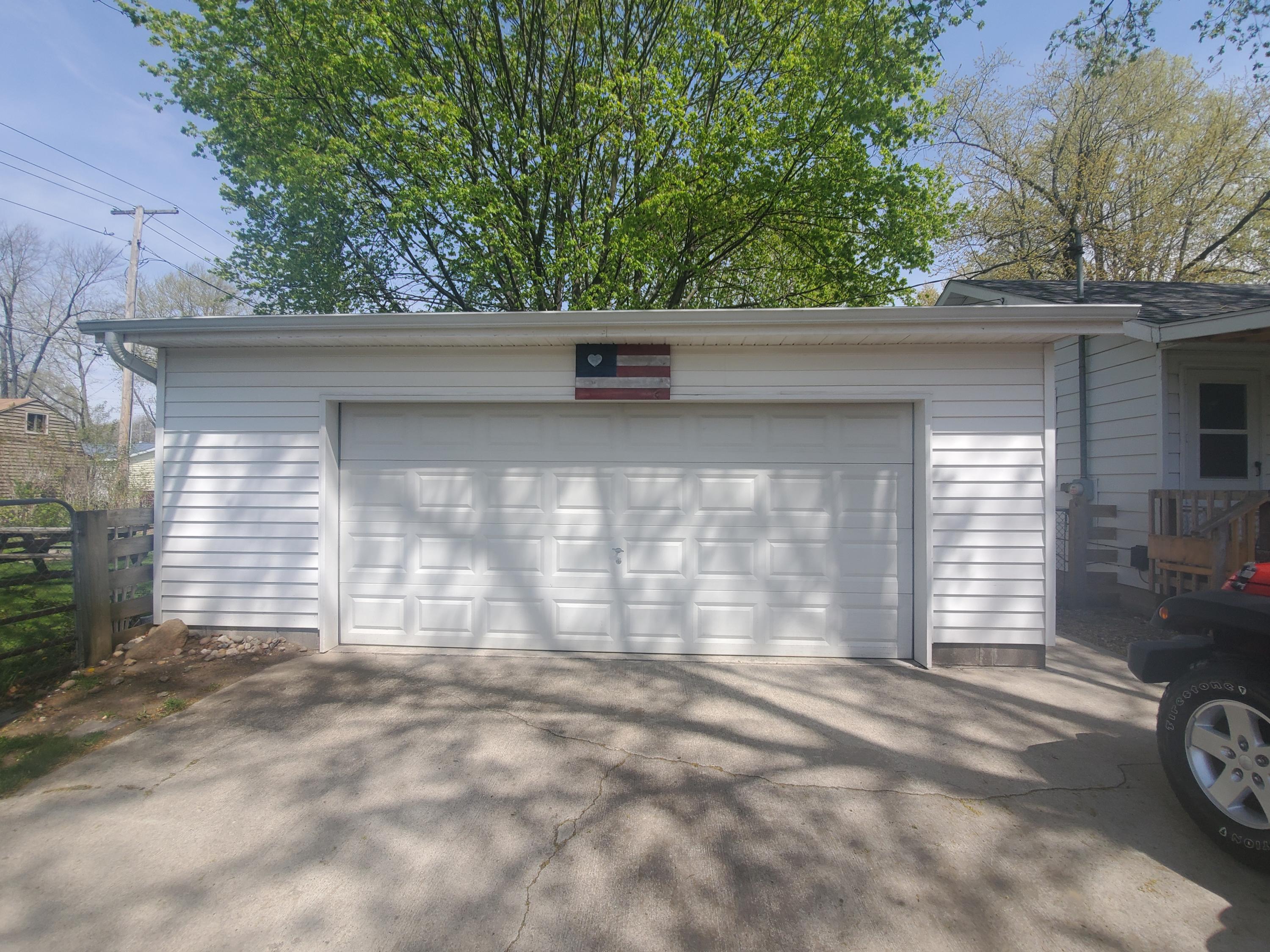 527 South Hooker Avenue Three Rivers, MI 49093 - Photo 3 of 15 20210427_122746