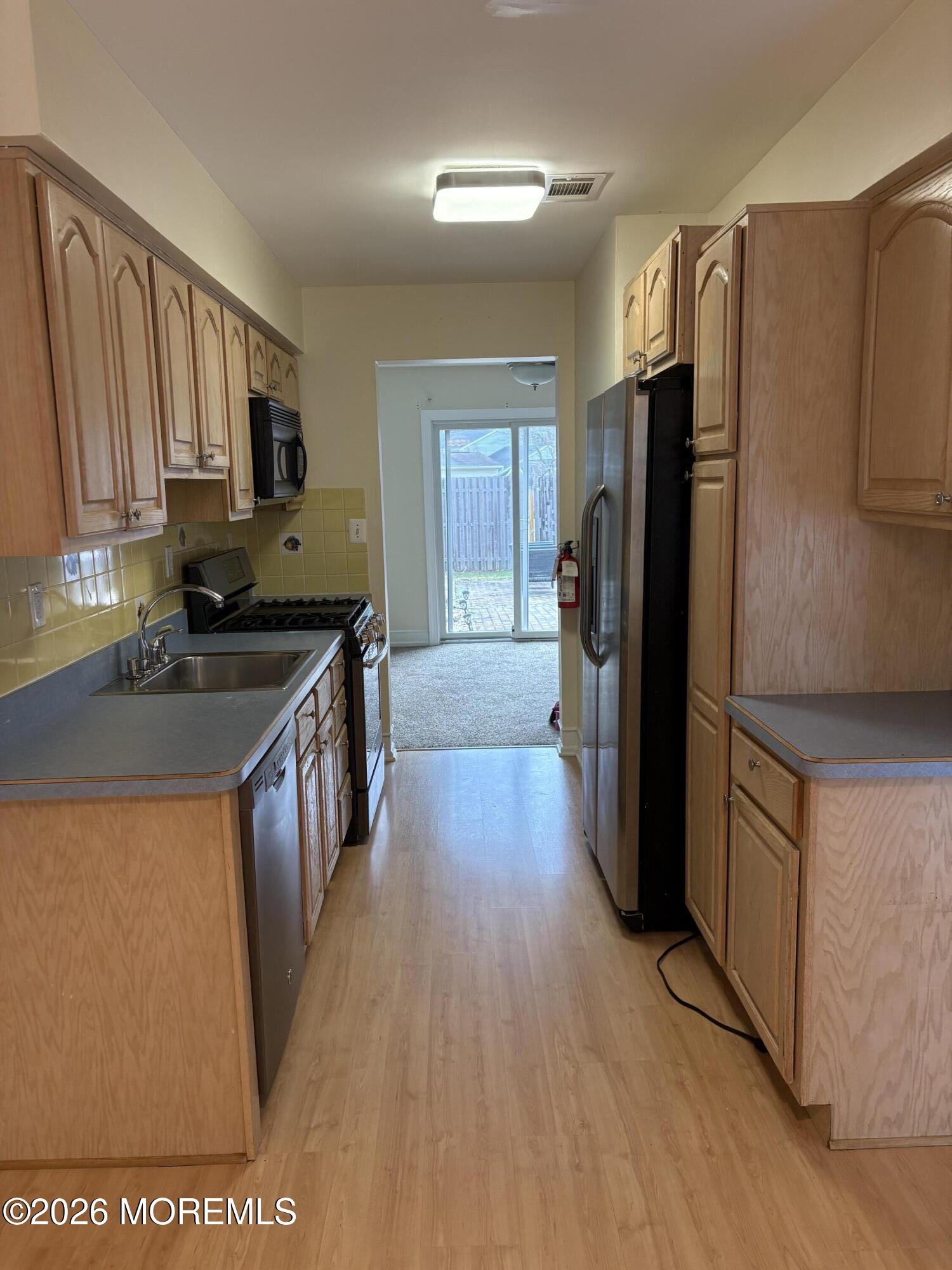 37 Atlantis Terrace Freehold, NJ 07728 - Photo 3 of 21 IMG_1774