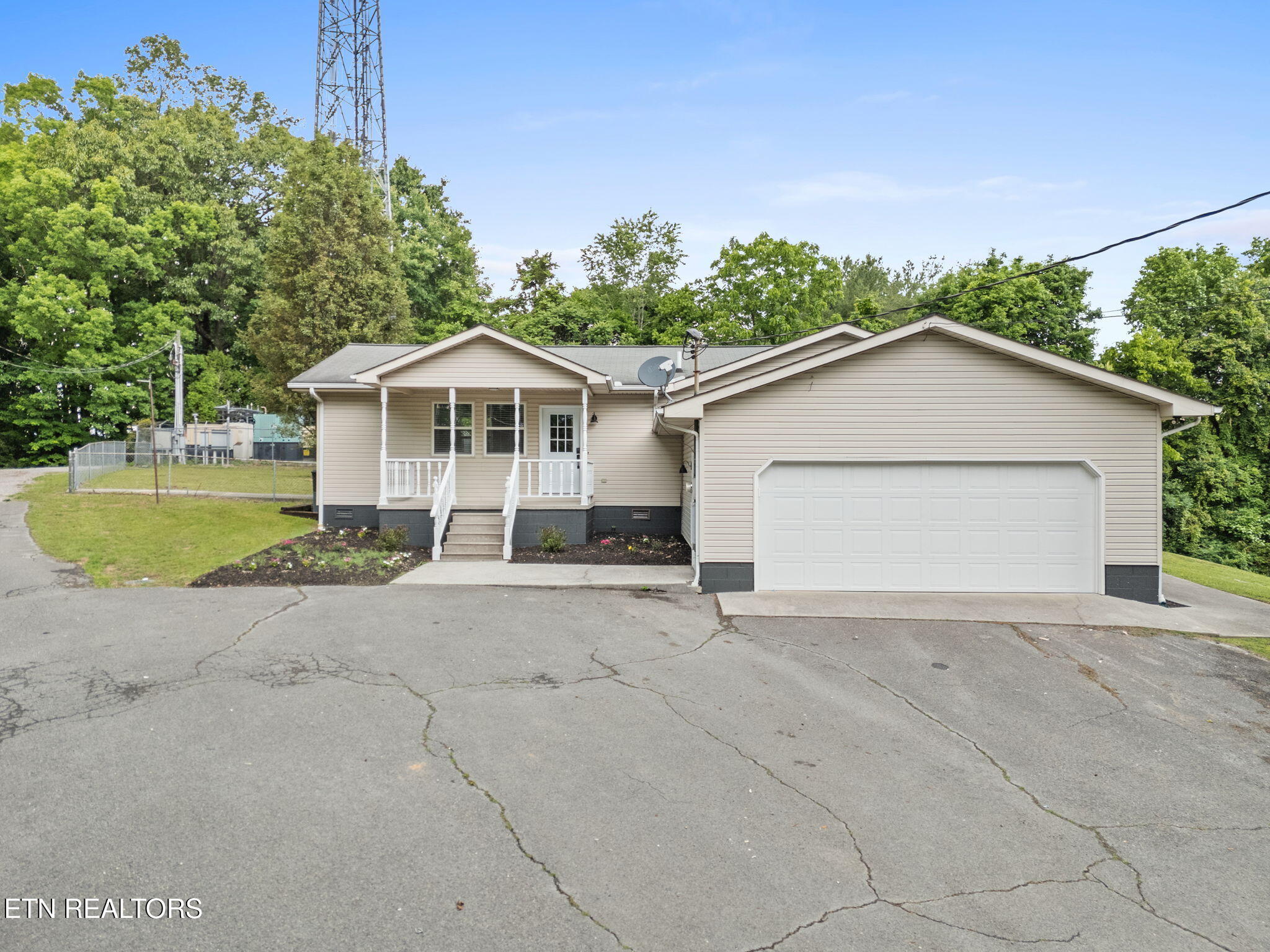 604 Reed Drive Powell, TN 37849 - Photo 4 of 31 1-web-or-mls-604 Reed--5