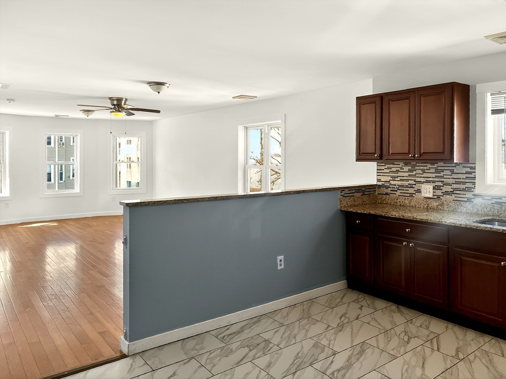 247 Pilgrim Avenue, Unit 3 Worcester, MA 01604 - Photo 4 of 16