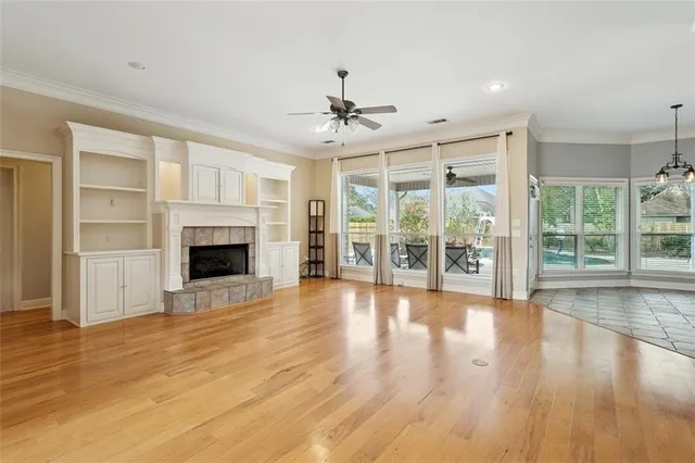 $460,000 | 424 Laurelleaf Lane, Covington, LA 70433