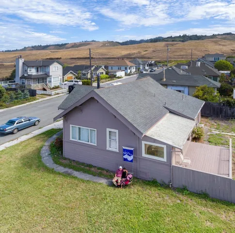 $1,575,000 | 2 3rd Avenue, Davenport, CA 95017