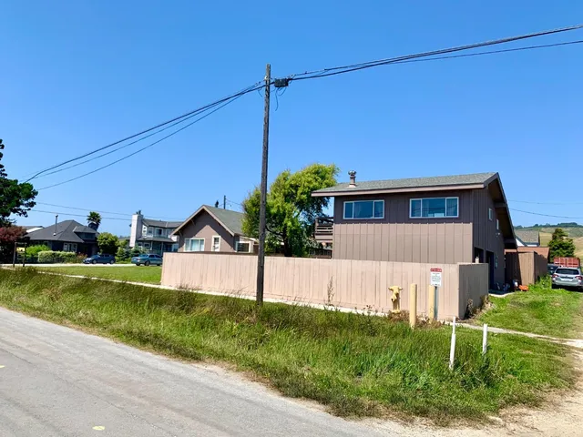 $1,575,000 | 2 3rd Avenue, Davenport, CA 95017