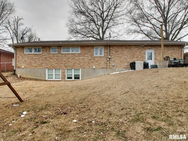 $219,900 | 1213 South 24th Street, Quincy, IL 62301