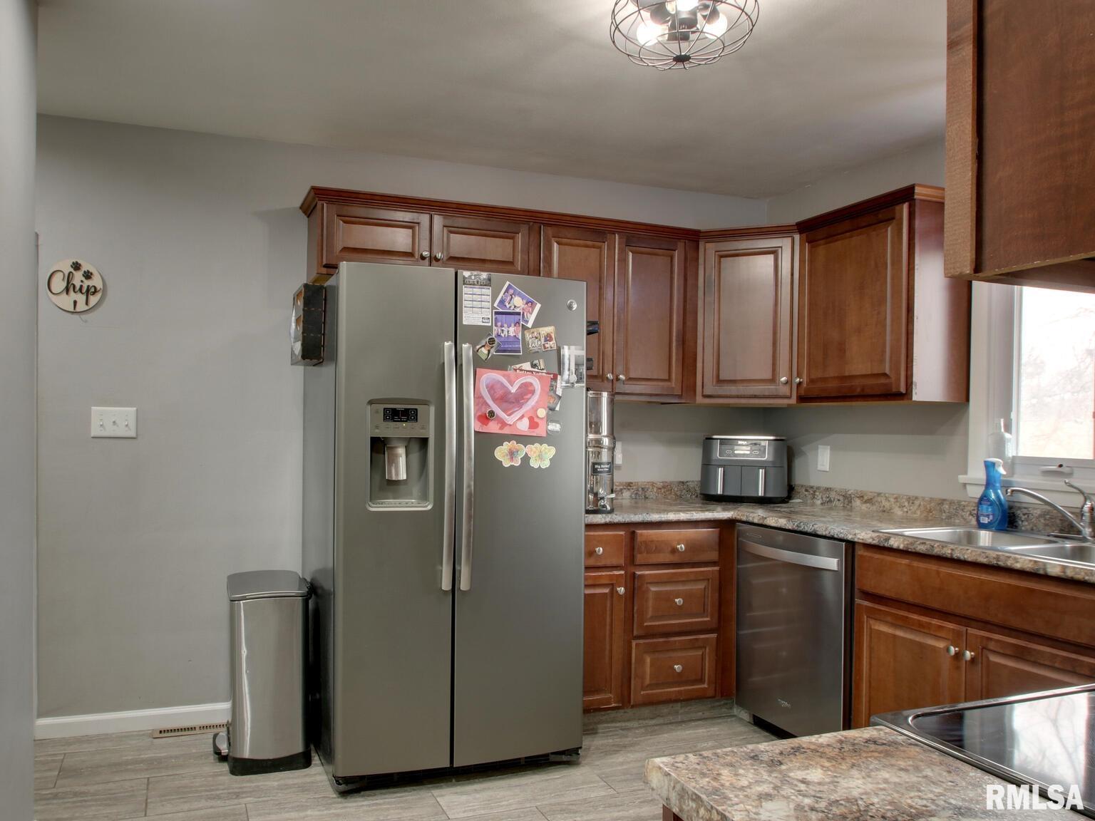 1213 South 24th Street Quincy, IL 62301 - Photo 5 of 29