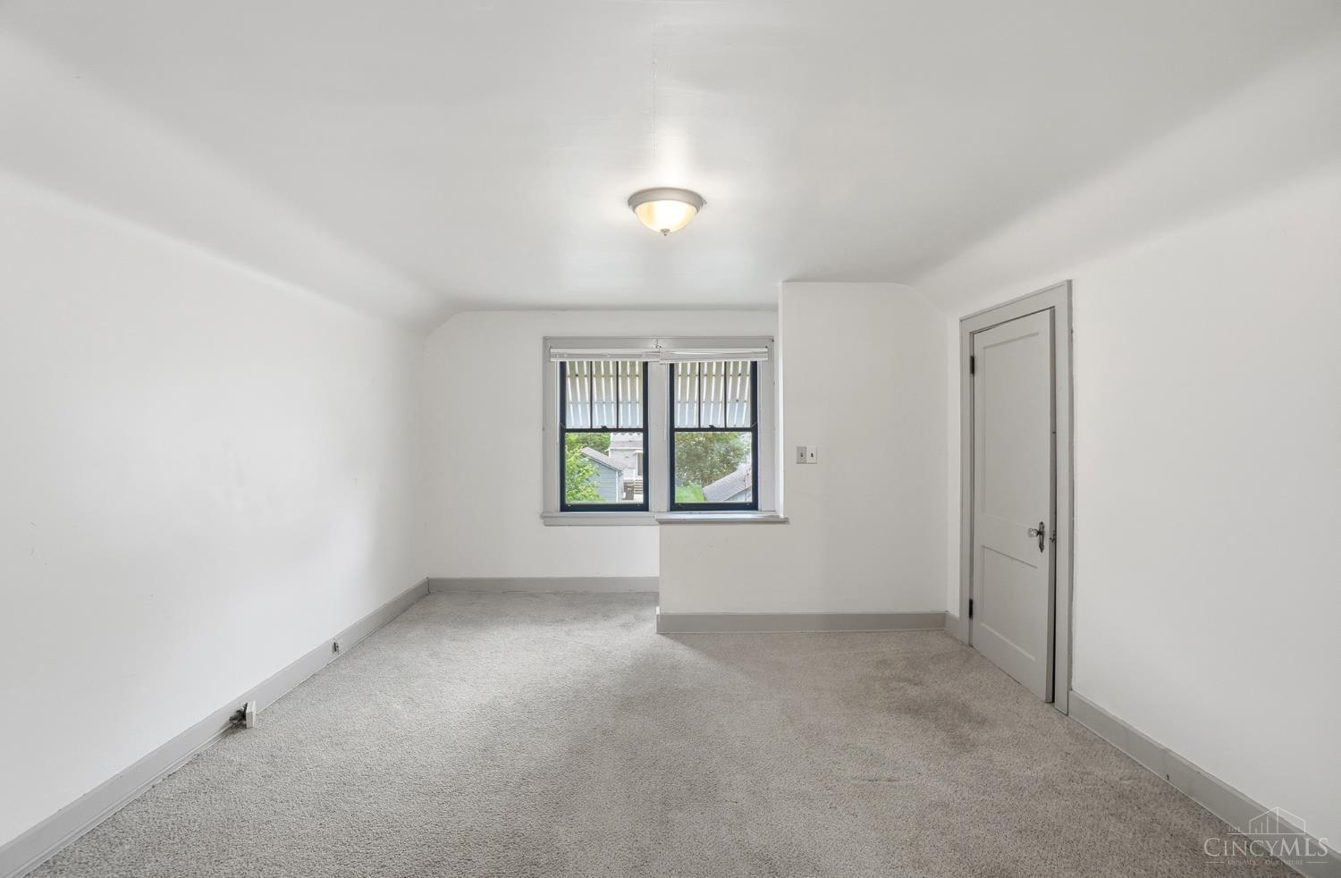 6644 Murray Road Cincinnati, OH 45227 - Photo 19 of 29