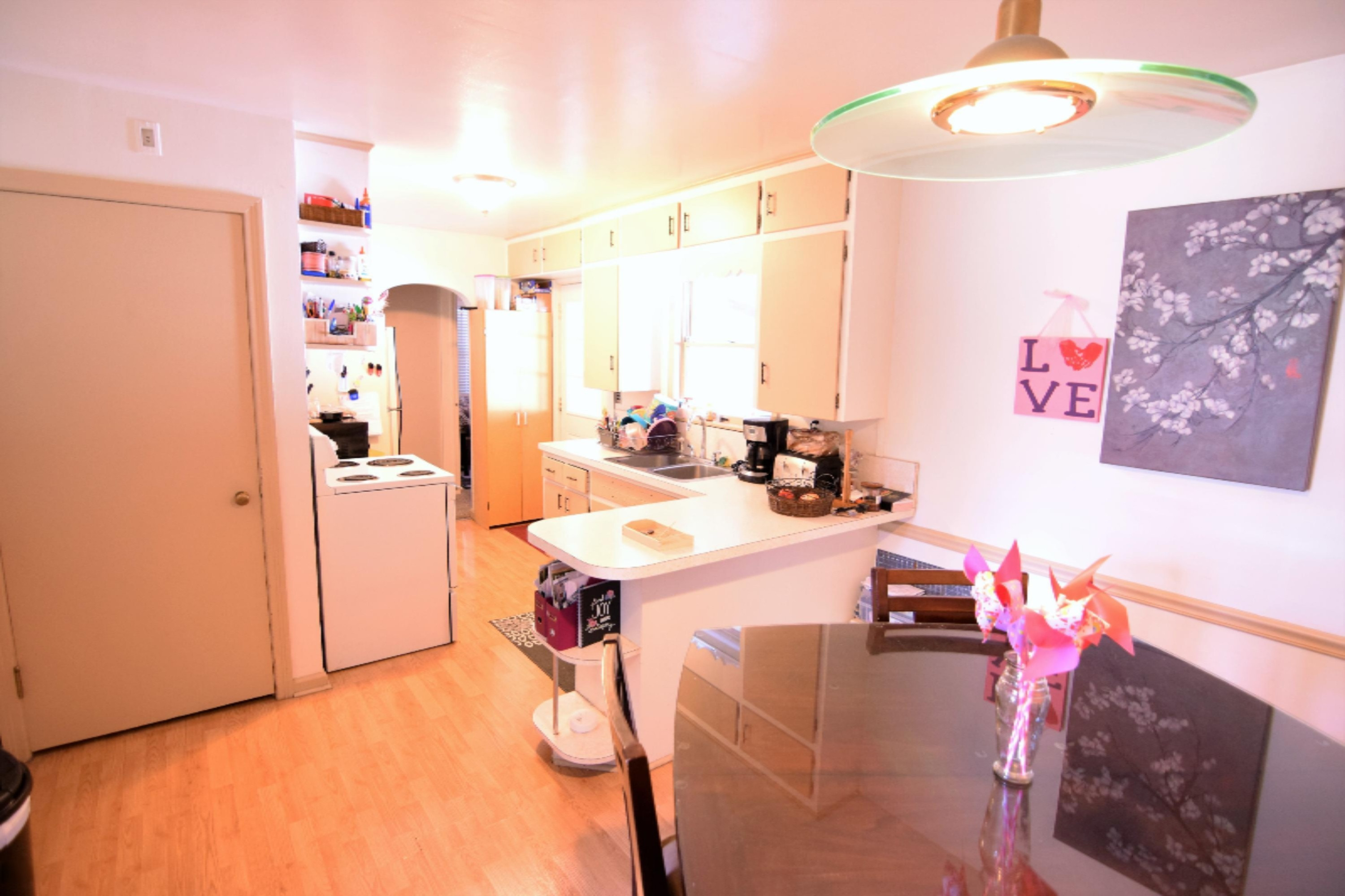 Kitchen / Dining Area