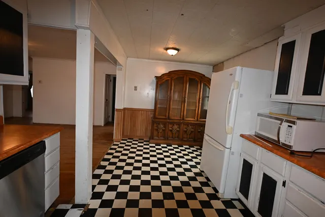 $144,500 | 301 South Galena Street, South Wayne, WI 53587