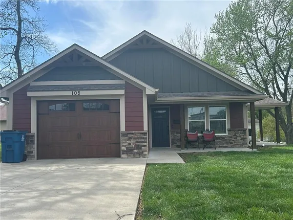 $300,000 | 105 South 5th Street, Odessa, MO 64076