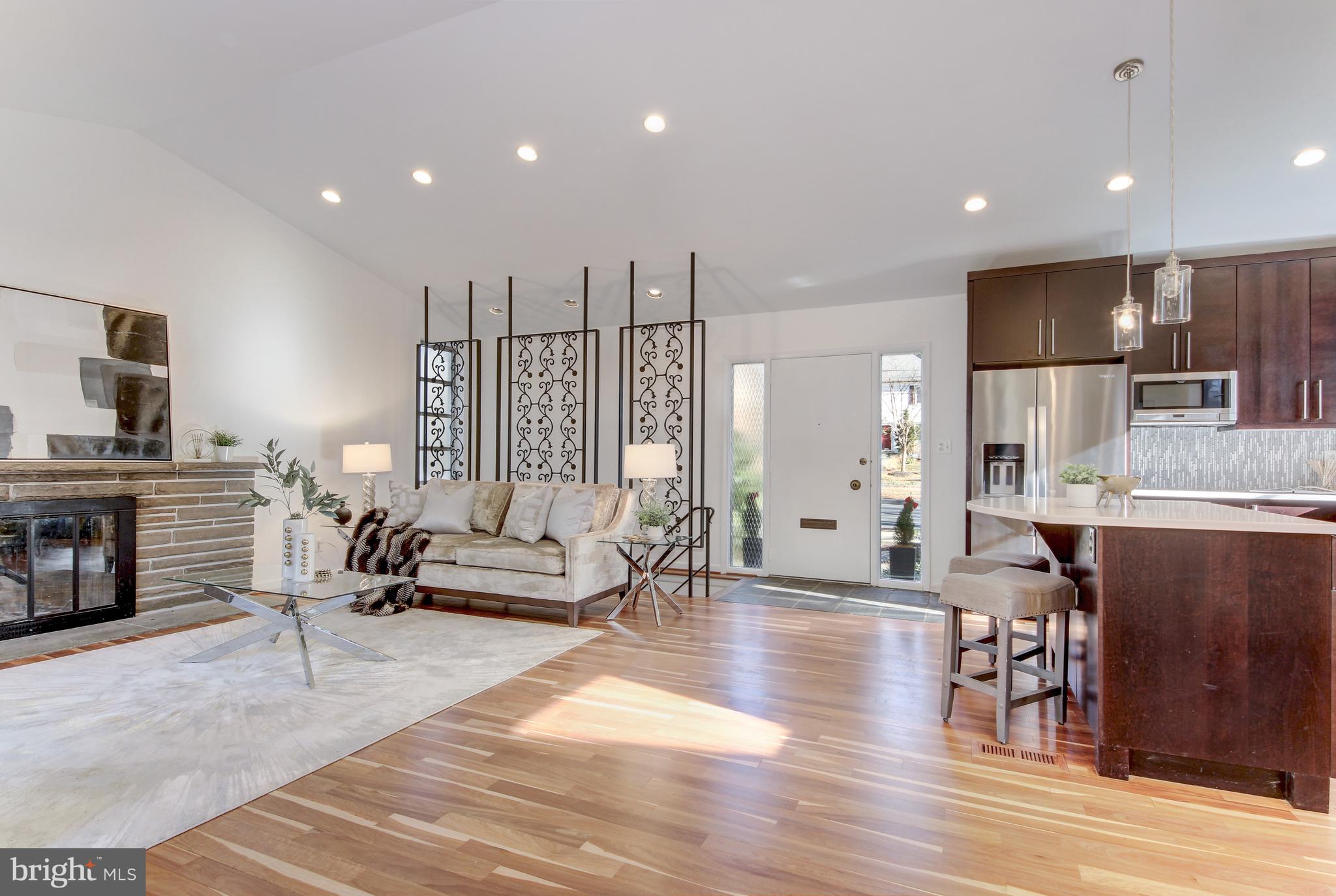 5814 MacArthur Boulevard Northwest Washington, DC 20016 - Photo 2 of 31 Open, light and welcoming