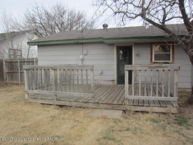 4204 Crockett Street Amarillo, TX 79110 - Photo 8 of 20 deck