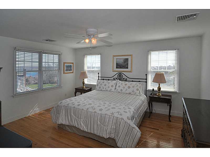 8 Prospect Farm Road Portsmouth, RI 02871 - Photo 13 of 24 Master Bedroom.