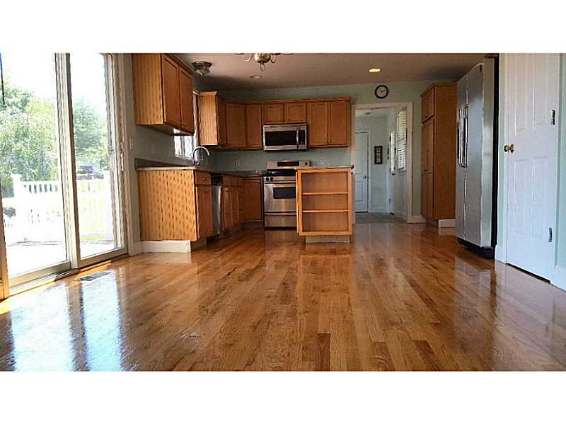 8 Prospect Farm Road Portsmouth, RI 02871 - Photo 4 of 24 Dining Area.