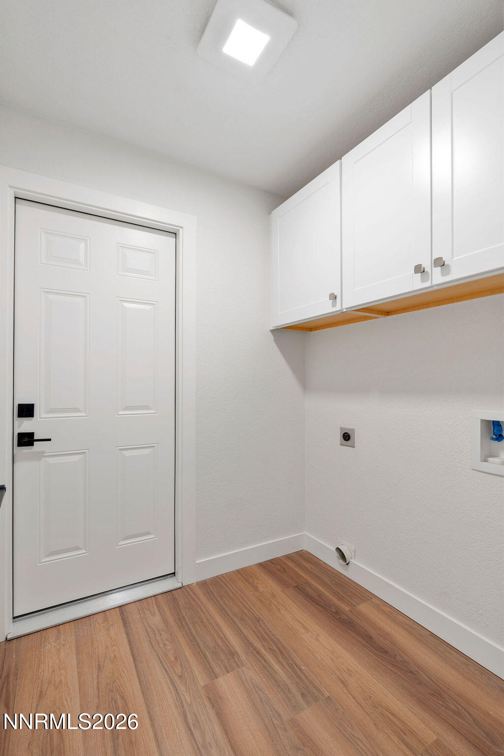 4804 Pinesprings Drive Reno, NV 89509 - Photo 23 of 32 an empty room with cabinet