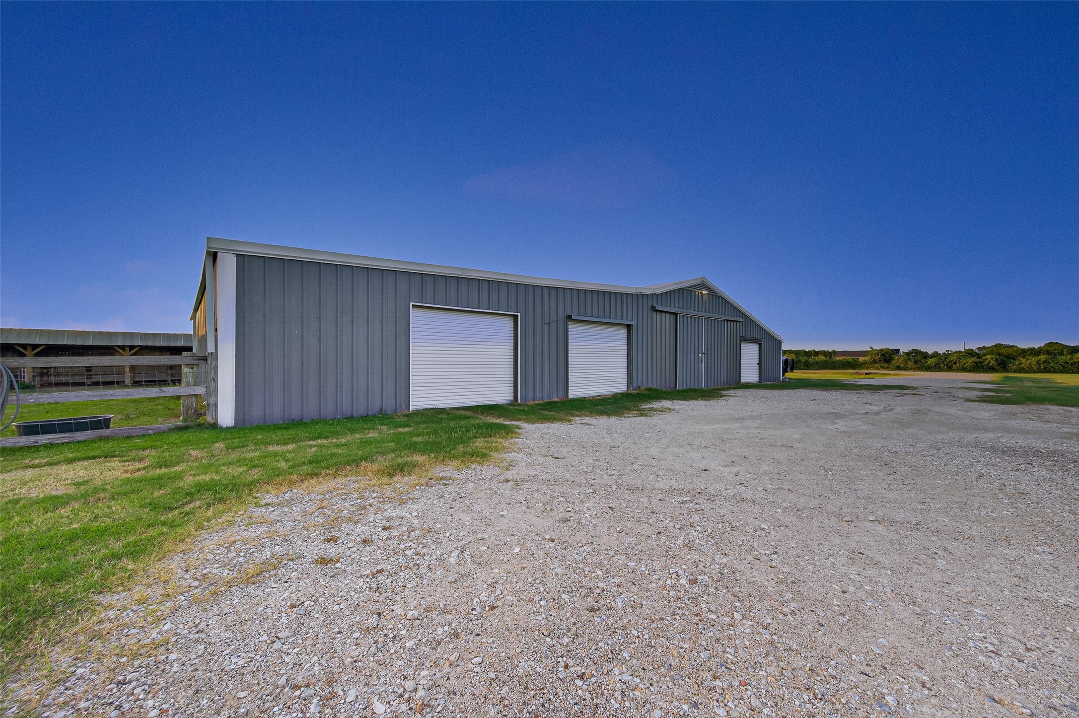 10550 Brinkmeyer Road Needville, TX 77461 - Photo 4 of 38 This amazing shop with 220 power is ready for your commercial business!