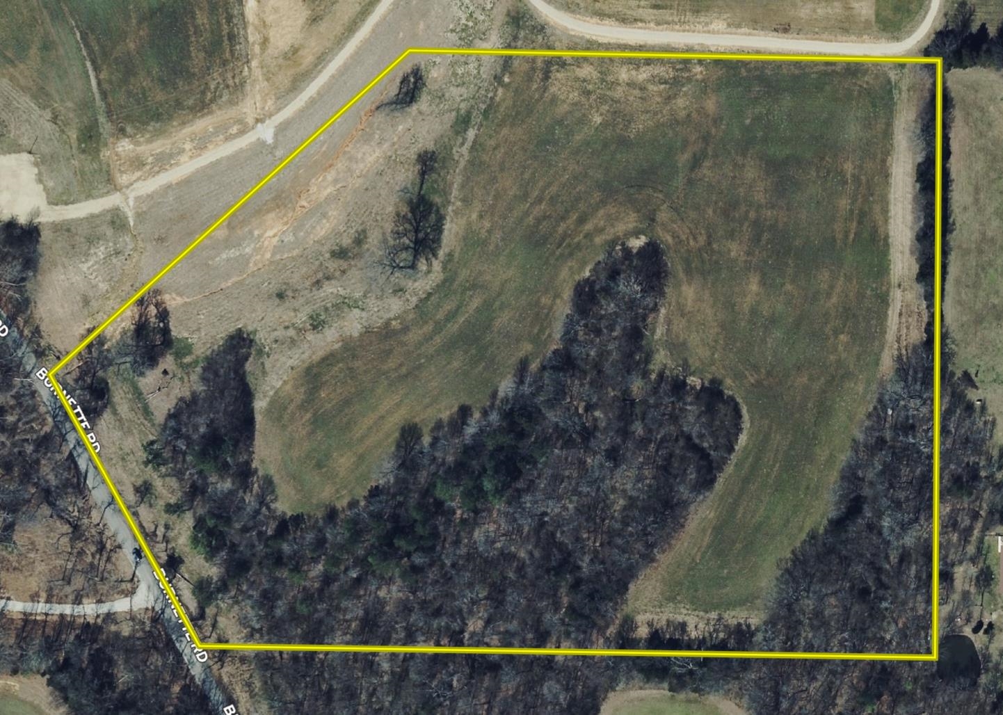 A Burnett Road Williston, TN 38076 - Photo 4 of 25 a view of a bathroom with a shower