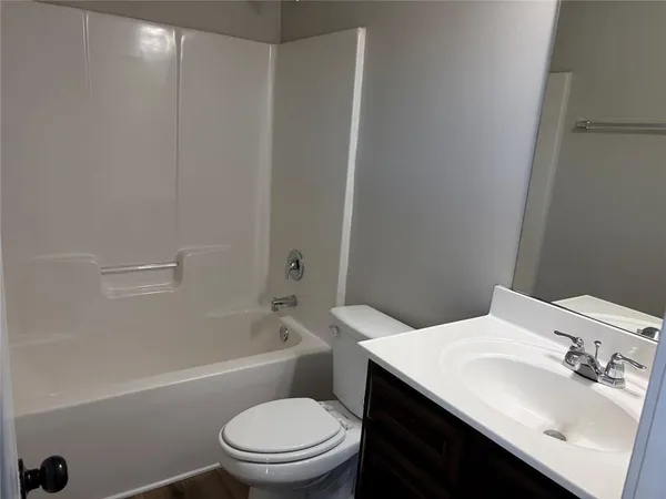$3,100 | 410 Live Oak Pass, Loganville, GA 30052