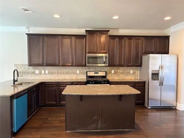 $3,100 | 410 Live Oak Pass, Loganville, GA 30052